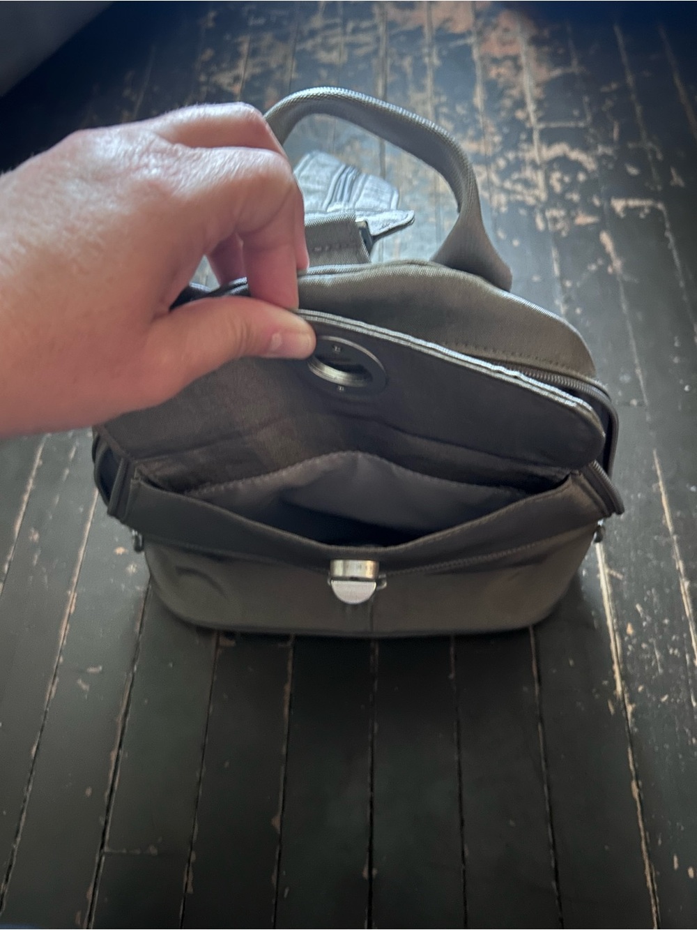 Baggallini Naples Convertible Backpack - Picture 5 of 8